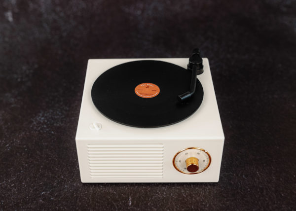 Retro Vinyl Record Player Style Bluetooth Speaker - Image 2